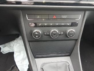 Seat Leon Leon (5FB), Hatchback 5-drs, 2012 / 2020 1.6 TDI Ecomotive 16V picture 8