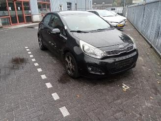 Coche siniestrado Kia Rio Rio III (UB), Hatchback, 2011 / 2017 1.2 CVVT 16V 2011/11