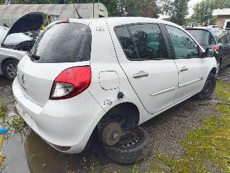 Uttjänta bilar auto Renault Clio 1.2 Authentique 2012/3