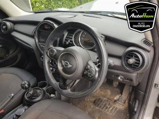 Mini Cooper Mini (F55), Hatchback 5-drs, 2013 1.2 12V One picture 15