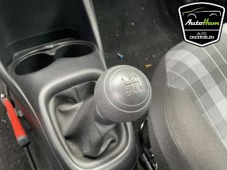 Peugeot 108 108, Hatchback, 2014 1.0 12V VVT-i picture 13