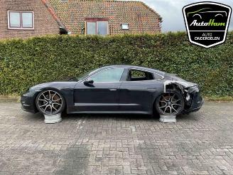 Vrakbiler auto Porsche Taycan Taycan (Y1A), Sedan, 2019 79/84 kWh 2023/1