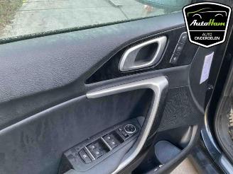 Kia Cee d Ceed Sportswagon (CDF), Combi 5-drs, 2018 1.6 GDI 16V PHEV picture 16