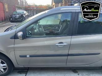 Renault Clio Clio III Estate/Grandtour (KR), Combi, 2007 / 2014 1.2 16V TCE 100 picture 8