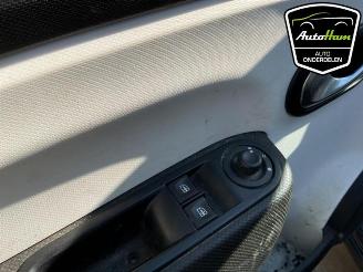 Renault Twingo Twingo III (AH), Hatchback 5-drs, 2014 1.0 SCe 70 12V picture 12