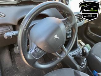 Peugeot 208 208 I (CA/CC/CK/CL), Hatchback, 2012 / 2019 1.4 16V picture 15