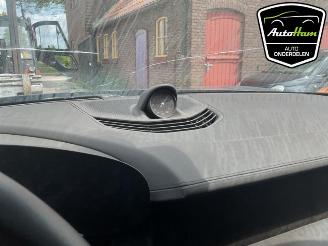 Porsche Taycan Taycan (Y1A), Sedan, 2019 4S picture 17