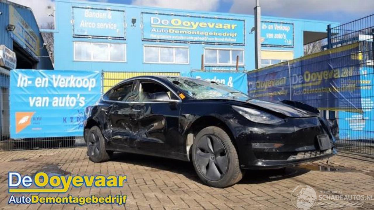 Tesla Model 3 Model 3, Sedan, 2017 Long Range AWD 75 kWh