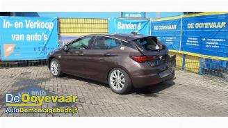 Vrakbiler auto Opel Astra Astra K, Hatchback 5-drs, 2015 / 2022 1.0 Turbo 12V 2017/8