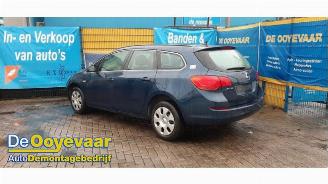 Vrakbiler auto Opel Astra Astra J Sports Tourer (PD8/PE8/PF8), Combi, 2010 / 2015 1.4 16V ecoFLEX 2011/7