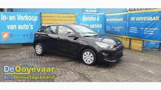 Vrakbiler auto Kia Rio Rio IV (YB), Hatchback, 2017 1.0i T-GDi 100 12V 2023/5