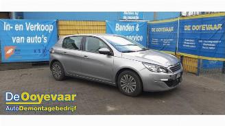 Vrakbiler auto Peugeot 308 308 (L3/L8/LB/LH/LP), Hatchback 5-drs, 2013 / 2021 1.2 12V VTi PureTech 82 2013/11