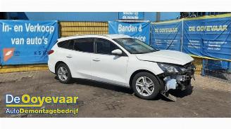 Vrakbiler auto Ford Focus Focus 4 Wagon, Combi, 2018 1.0 Ti-VCT EcoBoost 12V 100 2020/2