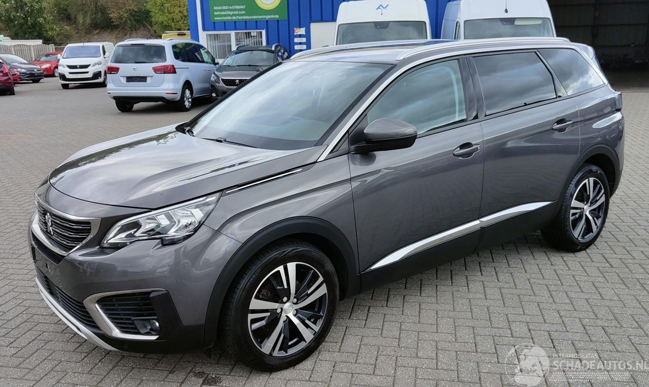 Peugeot 5008 Peugeot 5008 Allure topgepflegt !