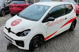 damaged passenger cars Volkswagen Up!  2016/11