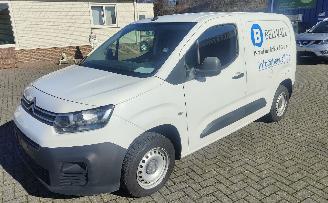 skadebil bedrijf Citroën Berlingo Citroën Berlingo  Control M/L1 (moter schade ) 2019/8