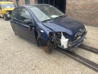 demontáž osobní automobily Toyota Yaris  2002/1