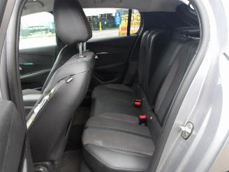 Peugeot 208  picture 15