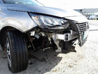 Peugeot 208  picture 9