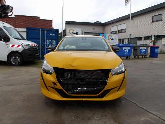 Peugeot 208  picture 2