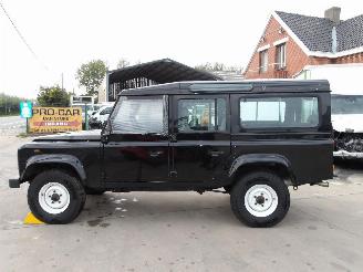 Land Rover Defender 110 picture 9
