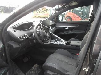 Peugeot 5008 HYBRID ALLURE picture 16