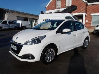 Coche accidentado Peugeot 208  2019/7