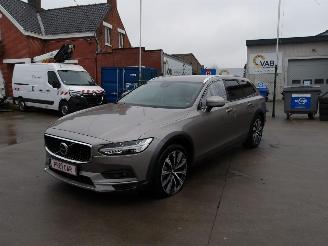 Schadeauto Volvo V-90 B5 PRO AWD 2022/2
