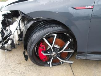 Volkswagen Golf GTI picture 13