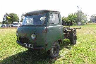 krockskadad bil bedrijf UAZ 452 D Bakhanka OPEN LAADBAK 1982/1