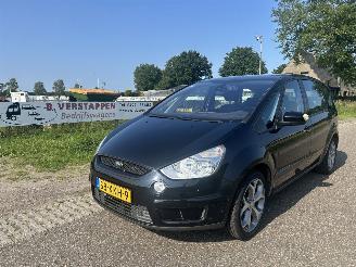 krockskadad bil auto Ford S-Max 2.0 Titanium 5p. MOTORSCHADE ! 2010/2
