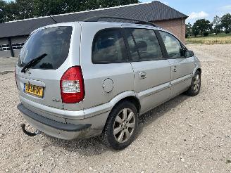 Opel Zafira -A 2.0-16V DTi Comf Navigator 7 PERSOONS UITVOERING picture 15