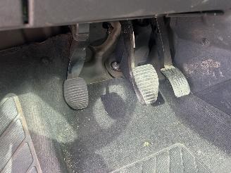 Peugeot 5008 1.6 HDiF Blue Lease 7p picture 41