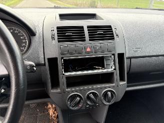 Volkswagen Polo 1.4-16V ATHENE 5 DEURS MET AIRCO picture 12