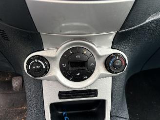 Ford Fiesta 1.25 Titanium airco picture 12