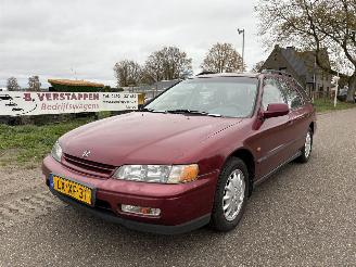 damaged passenger cars Honda Accord Aerodeck 2.2i ES AIRCO 1995/9