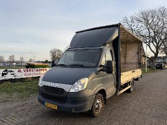 krockskadad bil bedrijf Iveco Daily 40C15 3.0 BAKWAGEN MET ZEIL, AIRCO 2014/5