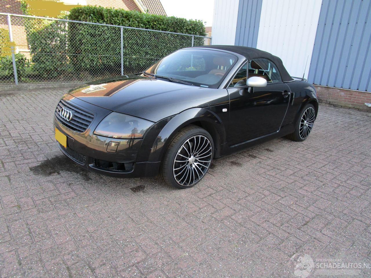Audi TT 1.8 5V Turbo 224 PK Quattro Cabrio 6-Bak