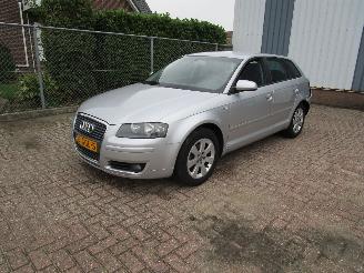 Damaged car Audi A3 2.0 FSI Automaat Leder Clima 2005/4