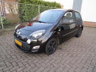Vaurioauto  passenger cars Renault Twingo Airco Radio/CD 110.000 KM 2014/1