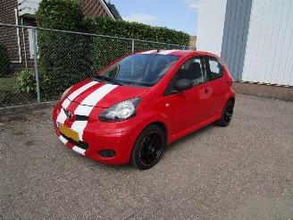 damaged passenger cars Toyota Aygo Airco Radio/CD 5-Drs 2010/11