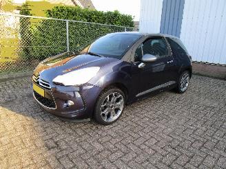 Damaged car Citroën DS3 1.2 VTI Clima Radio/CD 2016/1