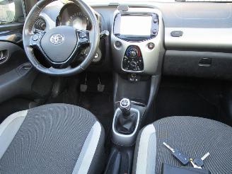 Toyota Aygo Cabrio Navi Airco picture 12