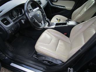 Volvo V-60 2.4 D6 AWD Hybride Schadevrij picture 11