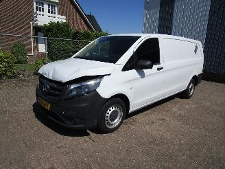 krockskadad bil bedrijf Mercedes Vito 110 CDI Extra Lang 2021/9