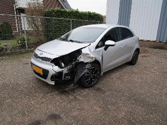 Coche accidentado Kia Rio 1.2 Clima Radio/CD 2013/1