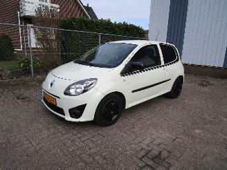 skadebil auto Renault Twingo Airco 1e Eigenaar 113.000 KM 2011/6