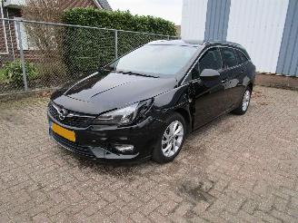 Auto incidentate Opel Astra 1.2 Nieuwe Motor Camera Navi 2021/11