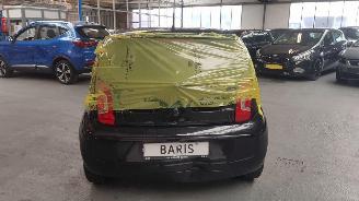 Volkswagen Up! 1.0 12V BENZ 60 PK 5 DRS... picture 5