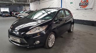 Voiture accidenté Ford Fiesta 1.4 16V AUT 4 DRS  BENZ 1.388CC 71KW 97PK KM 33773 N.A.P. 2009/2